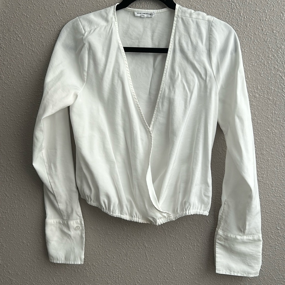 NWOT Good American long sleeve v-neck wrap dress shirt